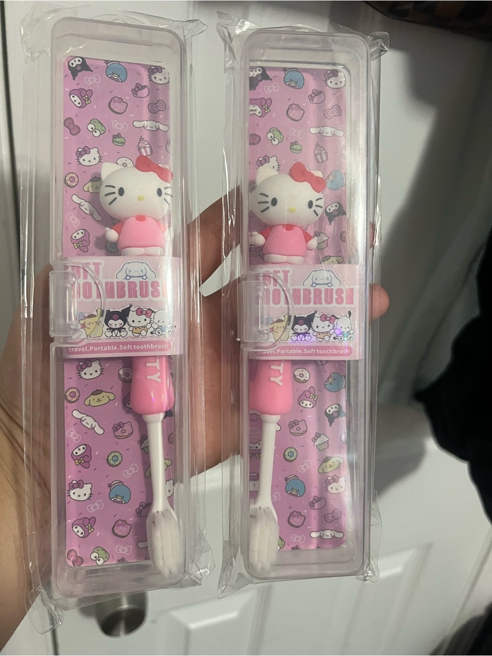 Hello Kitty Pink Travel Toothbrush with Case (1)